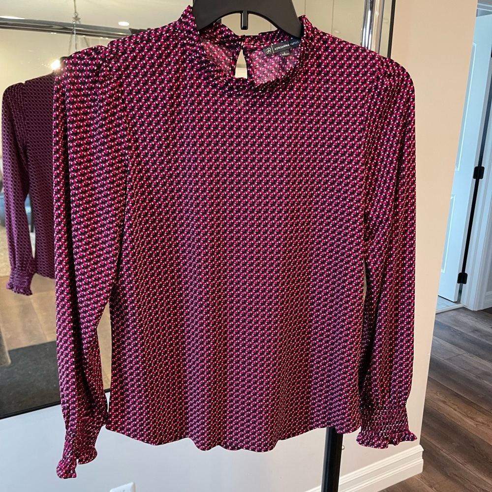 ADRIANNA PAPELL size small long sleeve dressy top